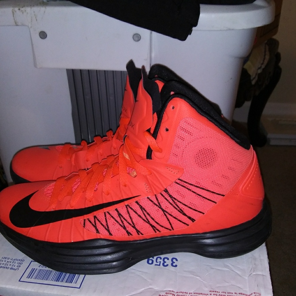 Nike hyper dunk shoes